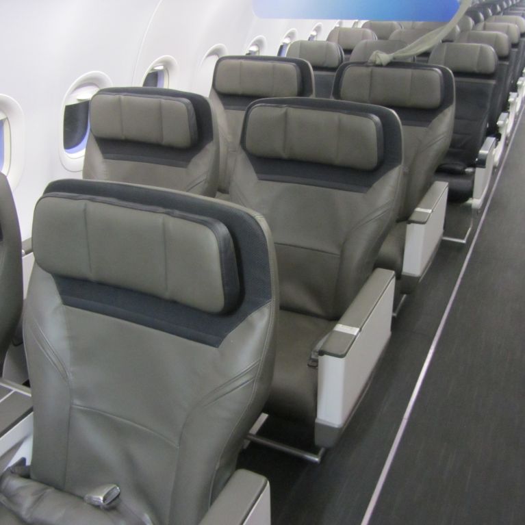 o230547_aircraft-seats_airbus-a320-family_recaro_4710ay54-main