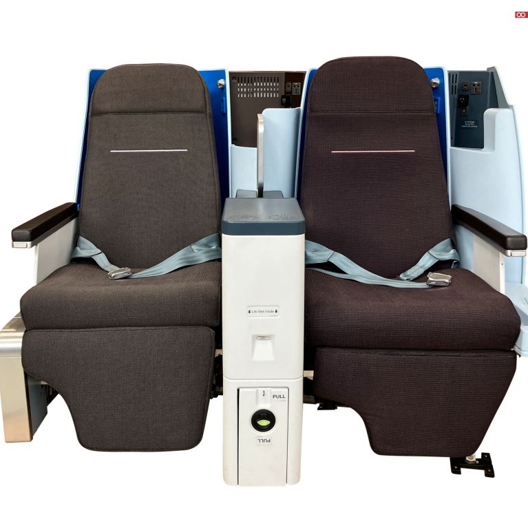 o240632_aircraft-seats_boeing-777-family_b-e-aerospace_diamond-1021821-series-main