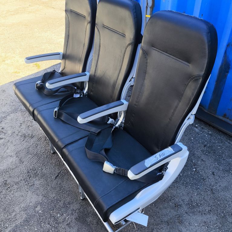 o250678_aircraft-seats_boeing-737-family_recaro_3530ay51-main